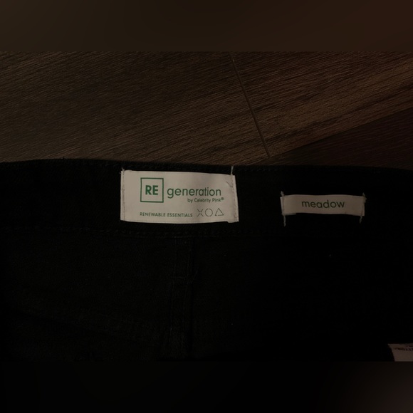 Black RE generation Jean shorts. Brand new condition - Picture 3 of 3